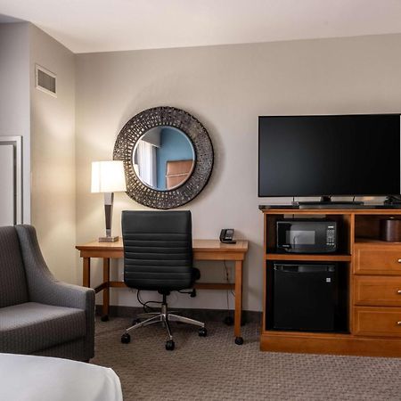 Drury Plaza Hotel Broadview Уичита Экстерьер фото