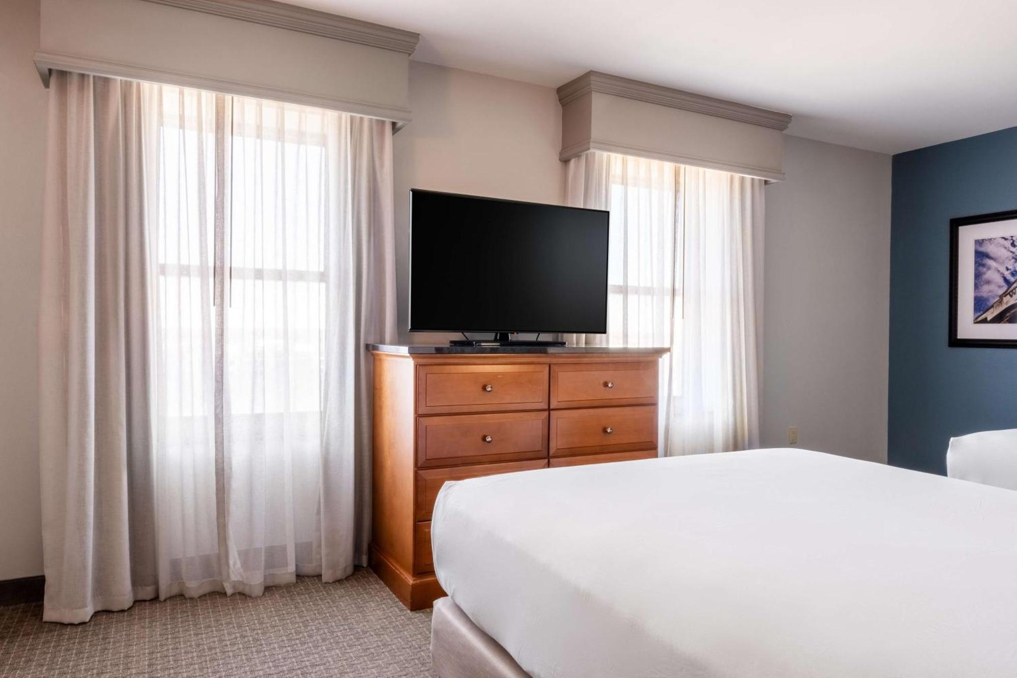 Drury Plaza Hotel Broadview Уичита Экстерьер фото