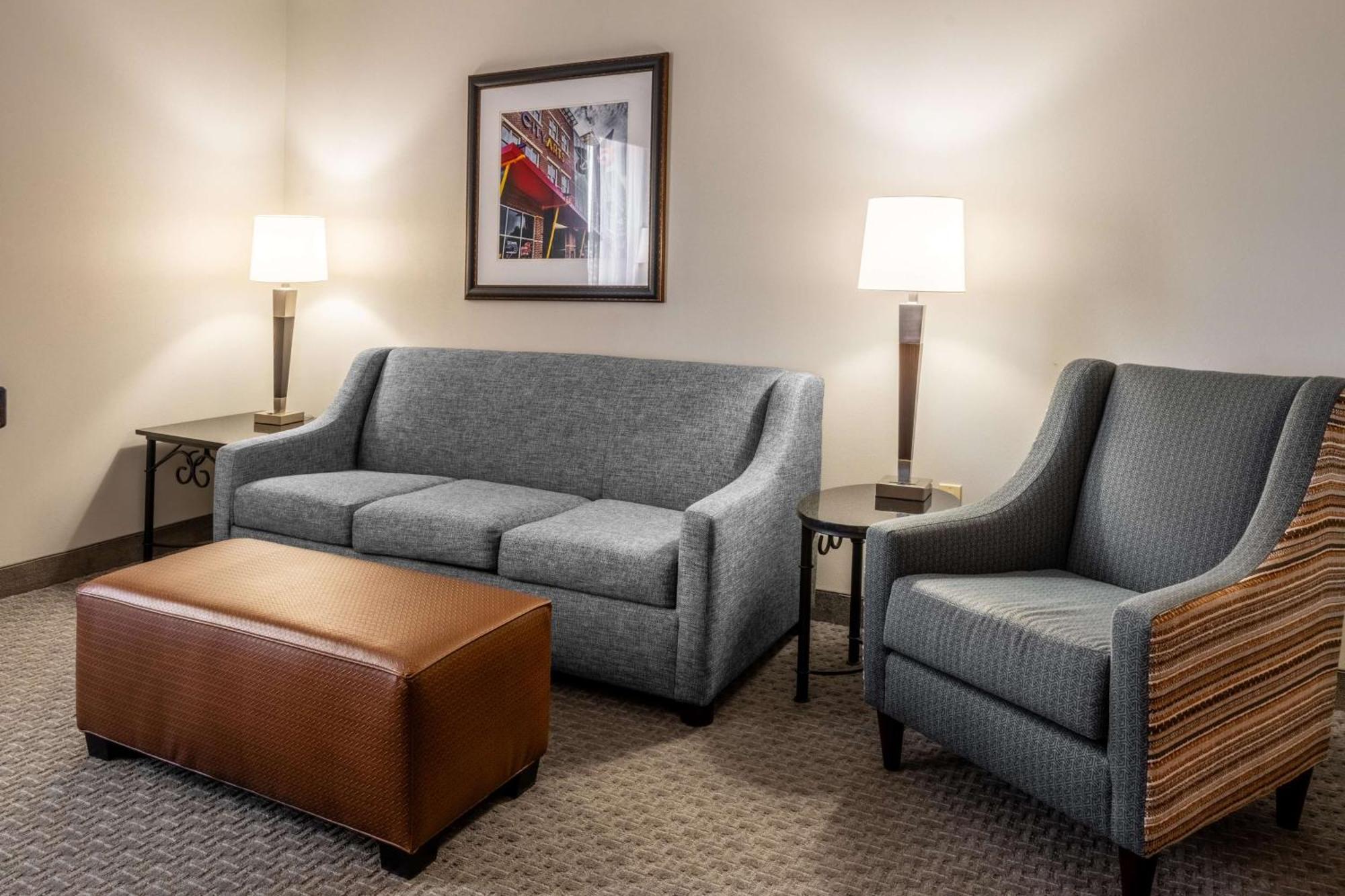 Drury Plaza Hotel Broadview Уичита Экстерьер фото