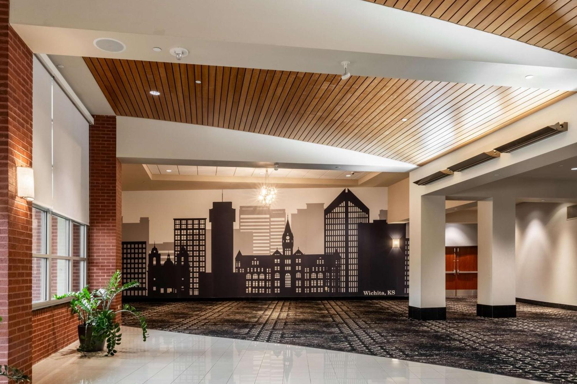 Drury Plaza Hotel Broadview Уичита Экстерьер фото